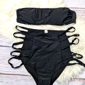 High-waisted two-piece strapless swimsuit